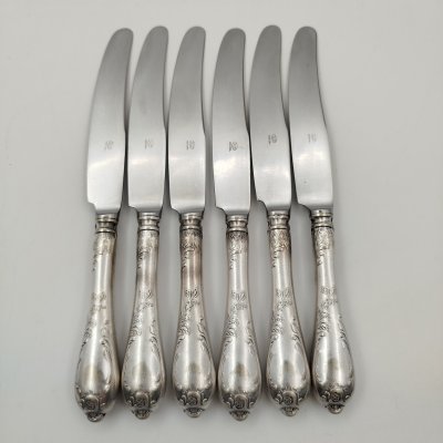 купить Набор из 6-ти столовых ножей, украшенных растительным декором, мНЦ (медь-никель-цинк), нержавеющая сталь, Вольнянский завод столовых приборов им. Шевченко (ЗiШ, ЗиШ), СССР, 1970-1990 гг.