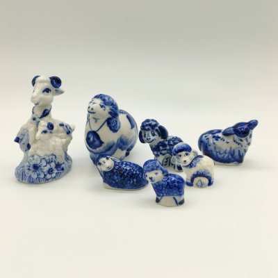 купить Набор из шести статуэток и копилки "Овечки", Гжель, фарфор, роспись, Россия, 1990-2010 гг.