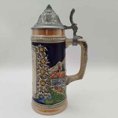 купить Кружка пивная, украшенная изображением кафедрального собора Страсбурга, керамика, рельеф, деколь, крышка - сплав металлов, Gerzit Gerz, Германия, 1950-1990 гг.