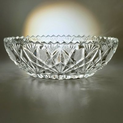 купить Конфетница (салатник) овальной формы с резным декором, хрусталь, алмазная грань, СССР, 1970-1990 гг.