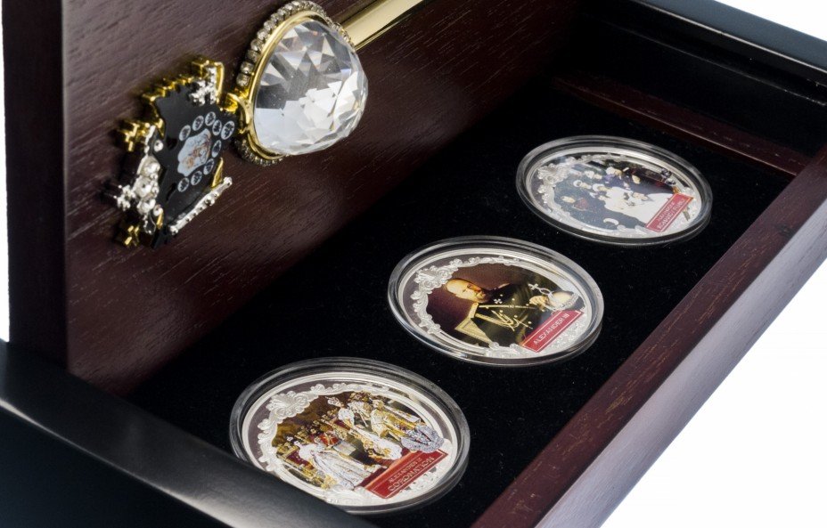 купить Фиджи набор из 3 монет 2 доллара 2012 "Император Александр III" в капсулах и подарочном футляре с сертификатом