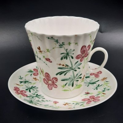 купить Пара кофейная "Комарики" (форма "Одуванчик"), фарфор, деколь, Ленинградский фарфоровый завод (ЛФЗ), Россия, 1989-2001 гг.