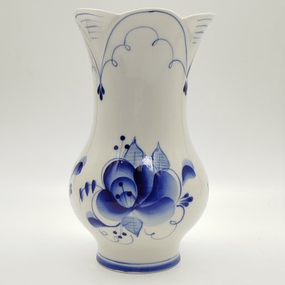 купить Ваза для букета с расписным цветочным декором, Гжель, фарфор, роспись, Россия, 1990-2015 гг.