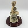 Купить Статуэтка "Девочка с утокой" автор G.Armani, фарфор, дерево, роспись, Capodimonte (Каподимонте), Италия, 1993-2000 гг.