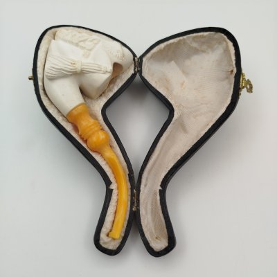 купить Трубка курительная, выполненная в образе пирата, в оригинальном футляре, пенка морская, полимерный материал, Великобритания, 1930-1960 гг.