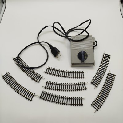 купить Набор из семи рельс для железной дороги и пульта питания, пластик, металл, ГДР, 1970-1980 гг.