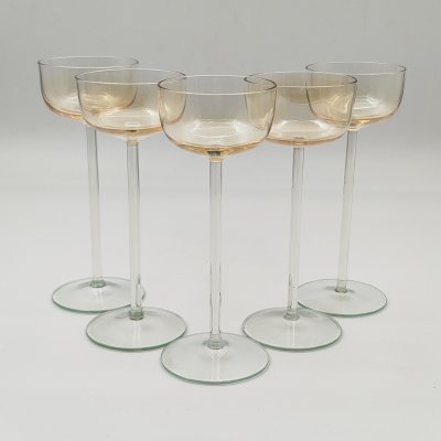 купить Набор ликерных бокалов медового оттенка на 5 персон, стекло, люстр, Калининский стекольный завод «Тверис», СССР, 1970-1990 гг.