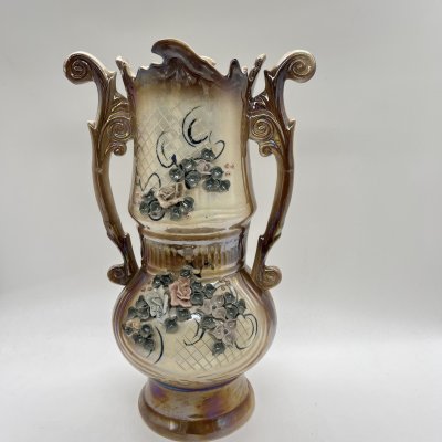 купить Ваза большая с лепным цветочным декором, керамика, роспись, Кисловодский художественный промкомбинат (КХПК), Россия, 1980-2000 гг.