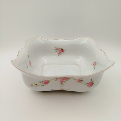 купить Салатник квадратной формы, украшенный изображением роз, фарфор, деколь, золочение, Западная Европа, 1900-1930 гг.