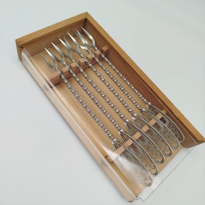 купить Набор вилок для лимона на 6 персон с витыми ручками и сканным узором (в кофре), металл, серебрение, СССР, 1970-1990 гг.