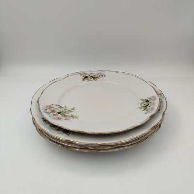купить Набор из 4-х тарелок с декором в виде ромашек (три обеденных и одна закусочная), специальная экспортная марка, фарфор, деколь, золочение, Дулевский фарфоровый завод (Дулёво), СССР, 1926-1935 гг.