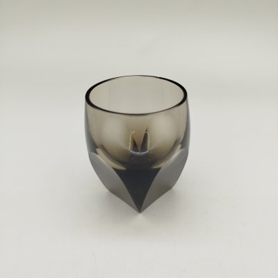 купить Стопка черного оттенка, дизайнер Rudolf Eschler, стекло, гранение, Henry Moser & Cie (Мозер), Чехословакия, 1950-1980 гг.