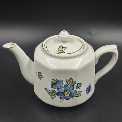 купить Чайник заварочный с цветочным декором, фарфор, деколь, подрисовка, золочение, Дмитровский фарфоровый завод (ДФЗ Вербилки), СССР, 1951-1954 гг.