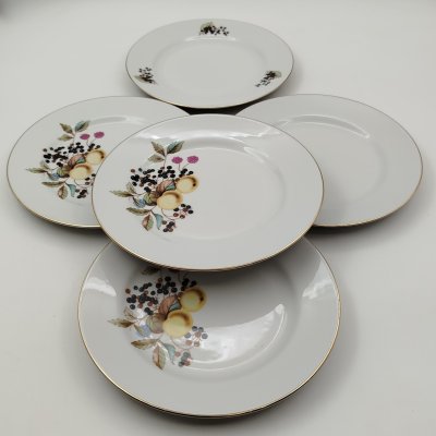 купить Набор из 5-ти десертных тарелок "Ягоды и фрукты", фарфор, деколь, золочение, Graf Von Henneberg Porzellan, 1777 Jlmenau, ГДР, 1970-1980 гг.