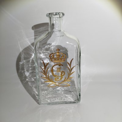 купить Штоф с монограммой "G III" под короной, стекло, гравировка, золочение, Европа, 1980-2000 гг.