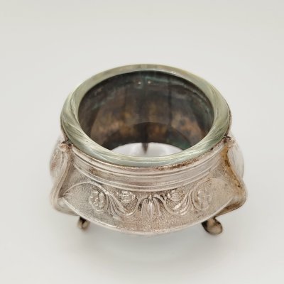 купить Солонка, украшенная цветочным декором, мНЦ (медь-никель-цинк), стекло, Мстерская художественная фабрика «Ювелир», СССР, 1968 г.