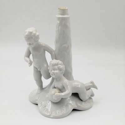 купить Статуэтка (основание лампы) в виде двух играющих с мячом путти, фарфор, Carl Scheidig, Gräfenthal, ГДР, 1972-1990 гг.