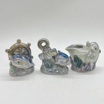 купить Набор из 3 статуэток "Дельфинчики" с морскими атрибутами, керамика, люстр, аэрограф, Россия, 1990-2010 гг.