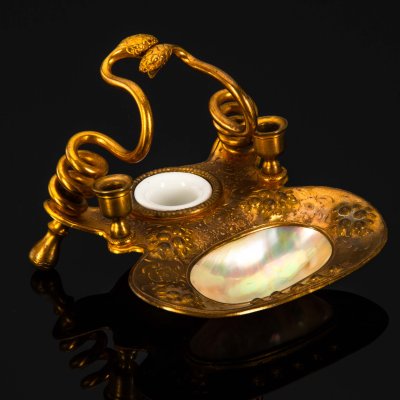 купить Чернильница с декором в виде змей, латунь, гравировка, перламутр, фарфор, Западная Европа, 1920-1950 гг.