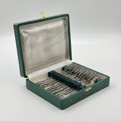 купить Комплект из 12-ти десертных вилок, украшенных растительным декором, в коробке, металл, картон, ткань, Западная Европа, 1950-1970 гг.