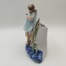 Купить Статуэтка-салфетница "Рыбак с неводом", фарфор, бисквит, роспись, люстр, золочение, Европа, 1970-1980 гг.