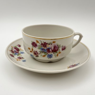 купить Пара чайная с цветочным декором, фарфор, деколь, золочение, Фарфоровый завод «Пролетарий» (Бронница, Мста), СССР, 1958-1967 гг.