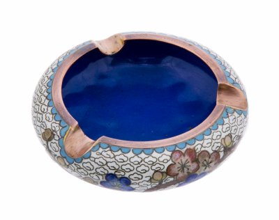 Купить Пепельница с фигурным туловом "Сакура", техника клуазоне, медь, Китай, 1970-1980 гг.