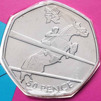 купить Великобритания 50 пенсов (pence) 2011 "XXX летние Олимпийские Игры, Лондон 2012 - Конный спорт" в буклете