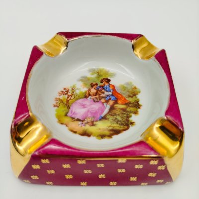 купить Пепельница, украшенная изображением сюжета по картине Жан-Оноре Фрагонара, фарфор, деколь, крытье, золочение, Limoges, Франция, 1960-1980 гг.