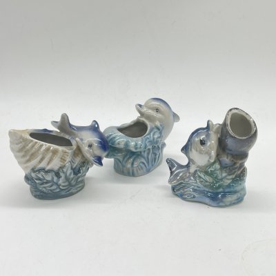 купить Набор из 3 статуэток "Дельфинчики" с морскими атрибутами, керамика, люстр, аэрограф, Россия, 1990-2010 гг.
