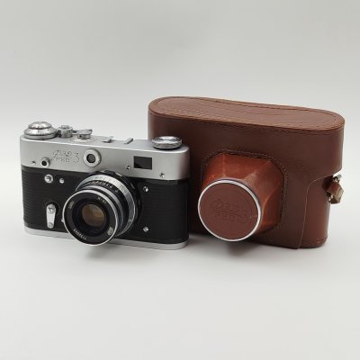 купить Фотоаппарат "ФЭД-3" с объективом "Индустар-61" в кофре, металл, стекло, кожа, Харьковский машиностроительный завод им. Дзержинского (ФЭД), СССР, 1961-1979 гг.