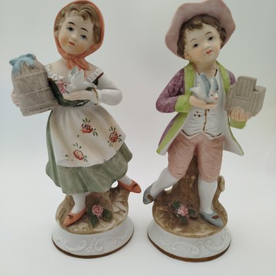 купить Статуэтки парные "Дети с голубками" ("Птичники"), фарфор, роспись, Западная Европа, 1970-1990 гг.