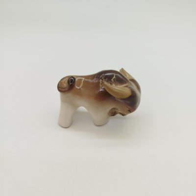 купить Статуэтка "Бык", фарфор, аэрография, роспись, Ленинградский фарфоровый завод (ЛФЗ), СССР, 1970-1991 гг.