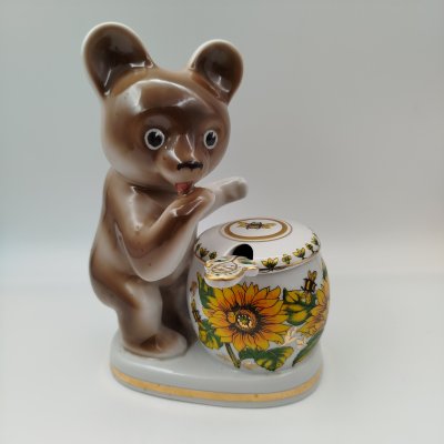 купить Статуэтка (ёмкость для хранения) "Медведь с бочонком мёда" ("Лакомка коричневый"), автор формы Н.А. Малышева, фарфор, деколь, роспись, золочение, Дулевский фарфоровый завод (Дулёво), Россия, 2003 г.