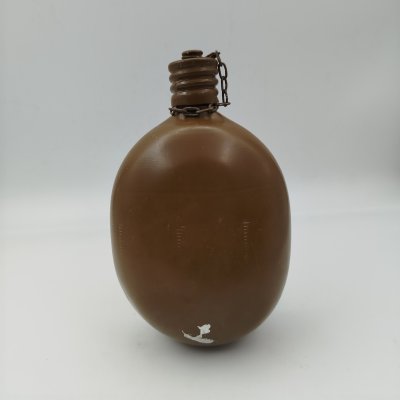 купить Фляга армейская, алюминий, краска, Завод «Красный Выборжец», СССР, 1987 г.