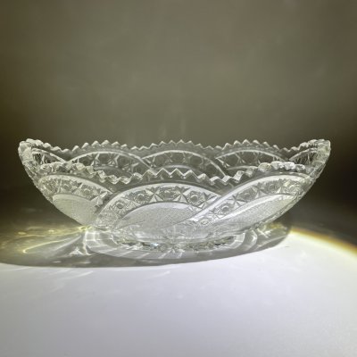Купить Салатник-ладья с резным геометрическим декором, хрусталь, алмазная грань, СССР, 1970-1990 гг.