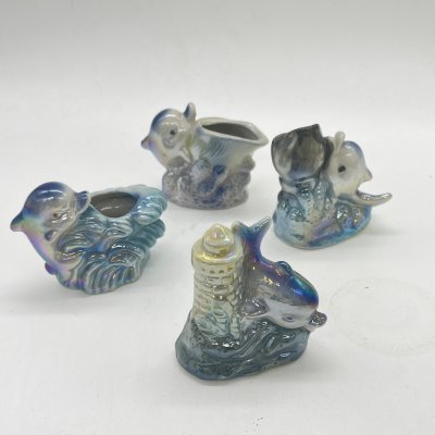 купить Набор из 4 статуэток "Дельфинчики" с морскими атрибутами, керамика, люстр, аэрограф, Россия, 1990-2010 гг.