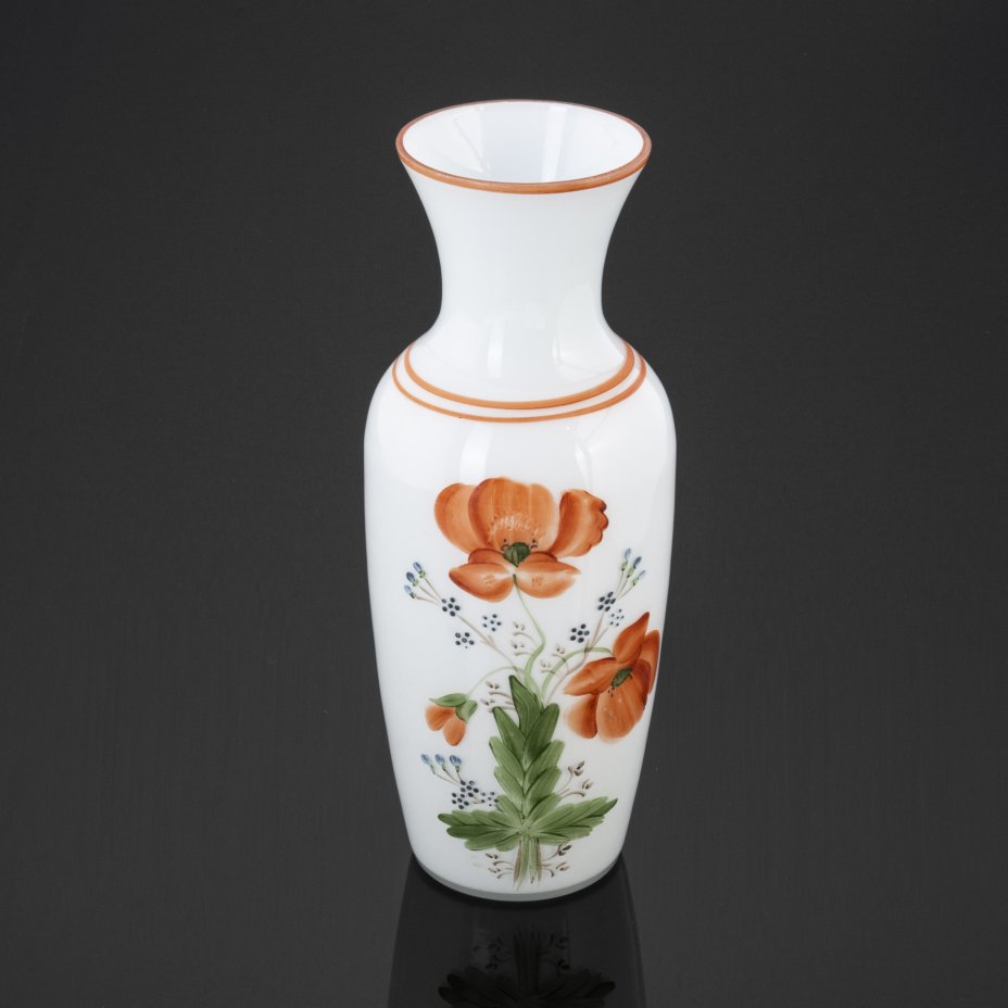 Кувшин лзхс молочное стекло. Ваза молочное стекло. Ваза из молочного стекла. Ваза молочное стекло. Ваза молочное стекло ссср.