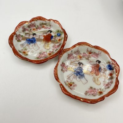 купить Пара розеток с изображением жанровых сценок, Matsukawa, фарфор, роспись, золочение, Япония, 1900-1950 гг.