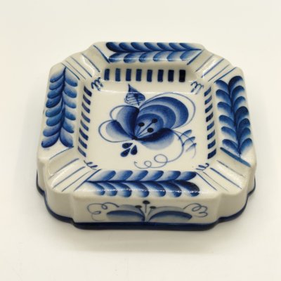 купить Пепельница с цветочным орнаментом, Гжель, фарфор, роспись, Россия, 1990-2015 гг.