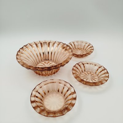 купить Набор розеток для подачи варенья карамельного оттенка (4 шт.), Запрудненский завод электровакуумных приборов, цветное стекло, пресс, СССР, 1960-1980 гг.