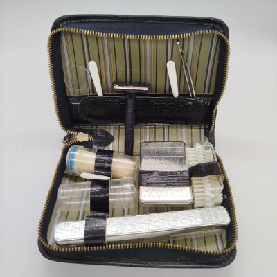 купить Несессер мужской (дорожный), металл, кожзаменитель, полимерный материал, ГДР, 1970-1980 гг.