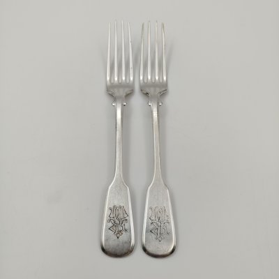 купить Набор из двух вилок классической формы, украшенных монограммой, латунь, серебрение, Arthur Krupp, Berndorf (Берндорфская фабрика металлических изделий), Германия, 1891-1927 гг.