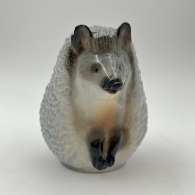 купить Статуэтка "Ёжик", скульптор В.А. Карзов, фарфор, роспись, Ленинградский фарфоровый завод (ЛФЗ), СССР, 1970-1990 гг.