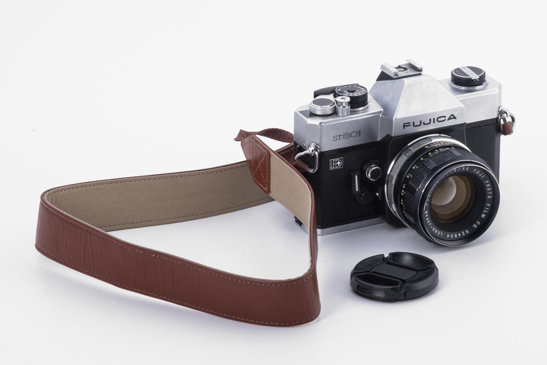 Фотоаппарат пленочный Fujica ST801 55 мм F1.8, металл, пластик