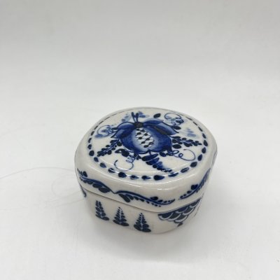 купить Шкатулка для хранения мелочей с расписным декором, Гжель, фарфор, роспись, Россия, 1990-2010 гг.