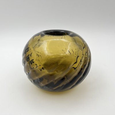 купить Ваза округлой формы с рельефным витым декором, стекло, гутная техника, СССР, 1970-1990 гг.