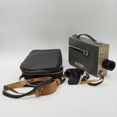купить Киносъемочная камера "Киев Альфа 16" в сумке, Киевский завод автоматики имени Г. И. Петровского, пластик, металл, стекло, СССР, 1969-1972 гг.