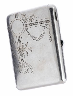 Купить Портсигар с растительным декором и замком, декорированным кабошоном, серебро (по реактиву), 1900-1917 гг.