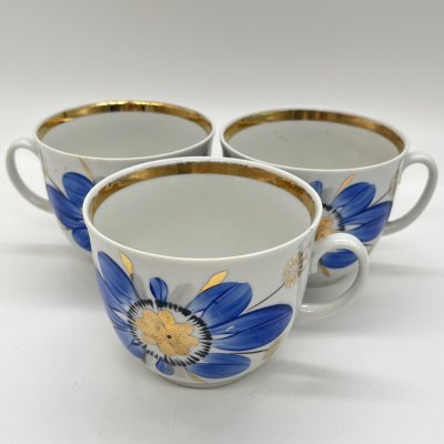 купить Набор из 3 кружек с расписным цветочным декором, фарфор, роспись, золочение, Барановский фарфоровый завод, СССР, 1970-1991 гг.